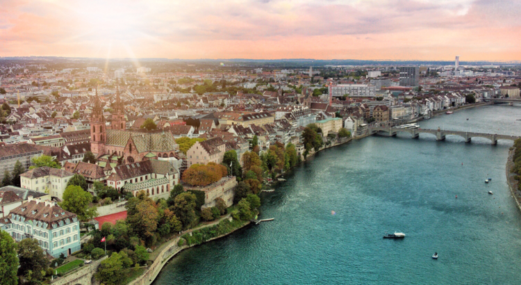 Basel Panorama bei Abenddämmerung